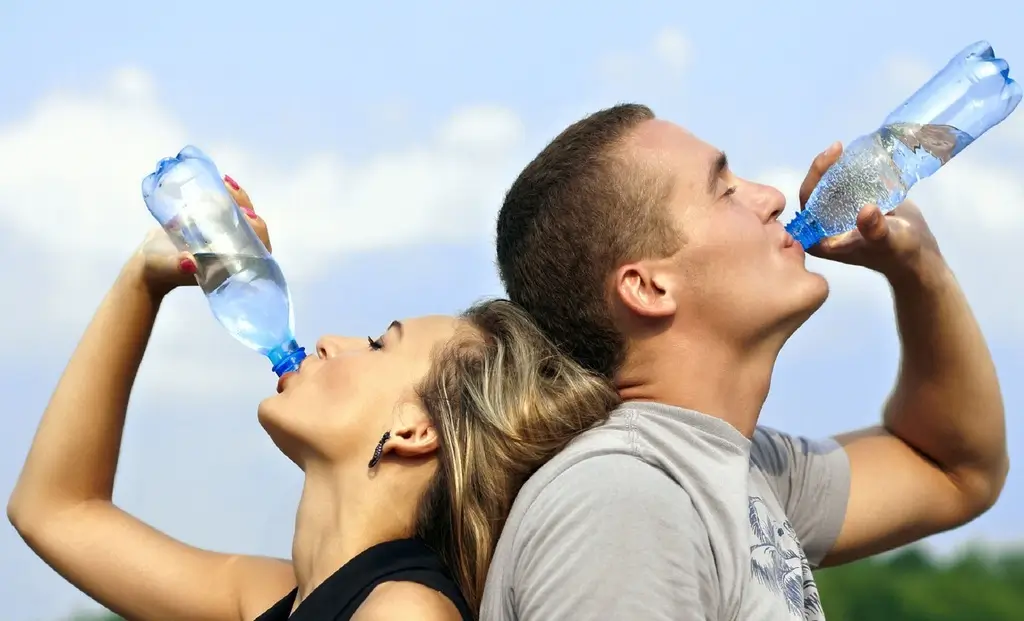 You are currently viewing 10 Benefits of Drinking Water