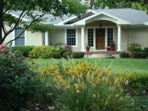 Read more about the article Simple Ideas To Improve Your Curb Appeal