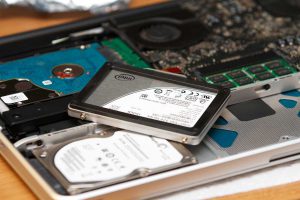 Read more about the article The Major Differences between SSDs and HDDs