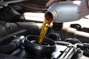Read more about the article Essential tips for automotive oil management and replacement