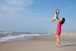 Read more about the article Here’s All You Need to Know About Taking Your Baby to the Beach
