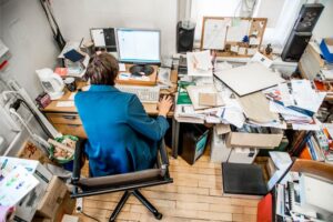 Read more about the article Clean or Messy: What Your Desk Says About You