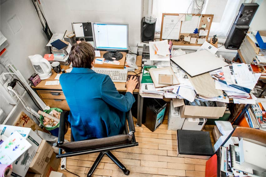 You are currently viewing Clean or Messy: What Your Desk Says About You