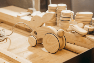 Read more about the article Are Personalised Wooden Toys Better Than Plastic Toys For Little Kids?