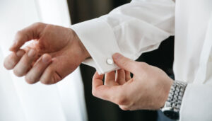 Read more about the article When To Wear And When Not To Wear Cufflinks on Shirts